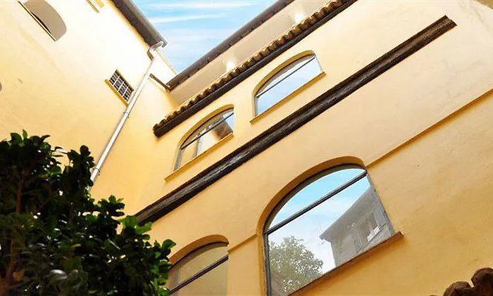 Navona Luxury 2*