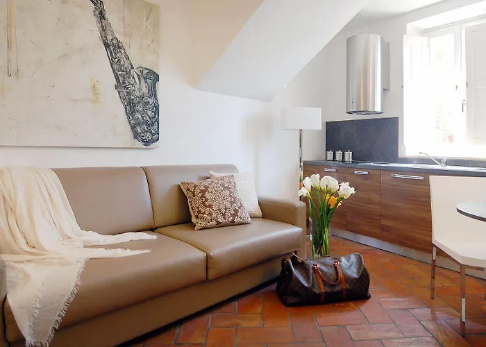 Navona Luxury Aparthotel 2*