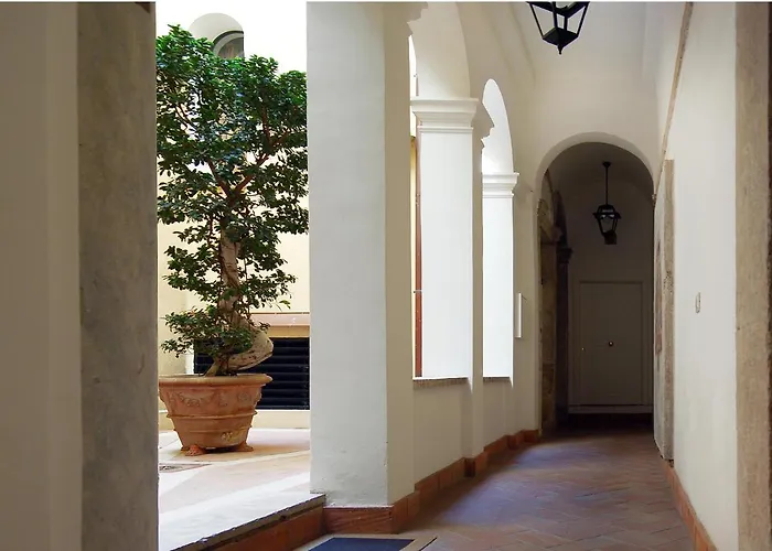 Navona Luxury Aparthotel 2*